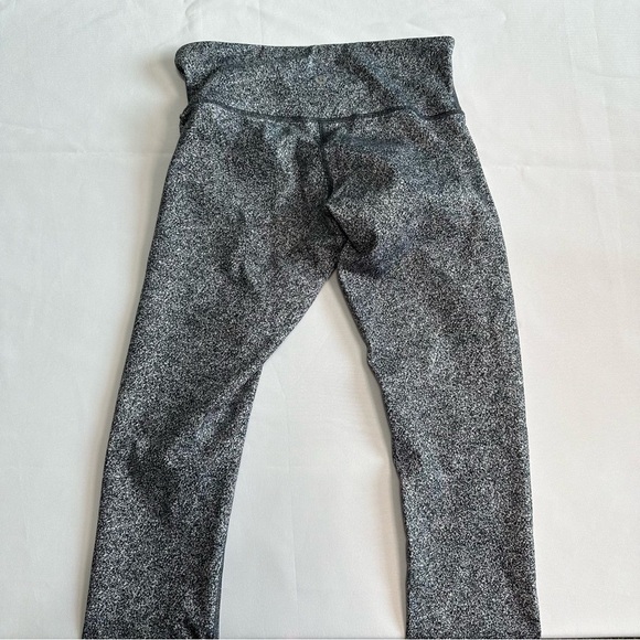 0316 - Lululemon Crop Pants Size 4 - Picture 3 of 7